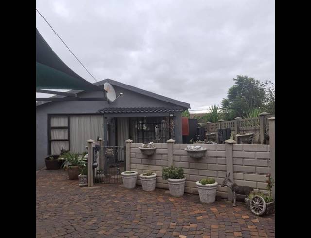 3 BEDROOM HOUSE FOR SALE IN FALCON RIDGE